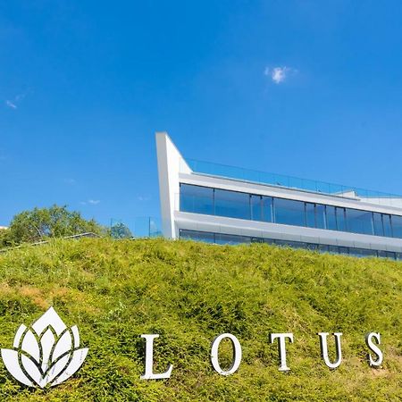 Lotus Luxury Rooms Varna Extérieur photo