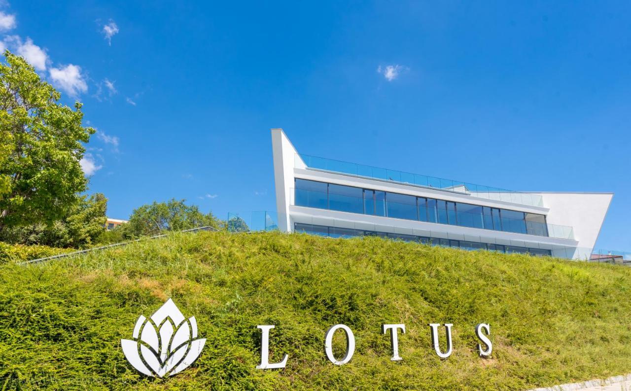 Lotus Luxury Rooms Varna Extérieur photo