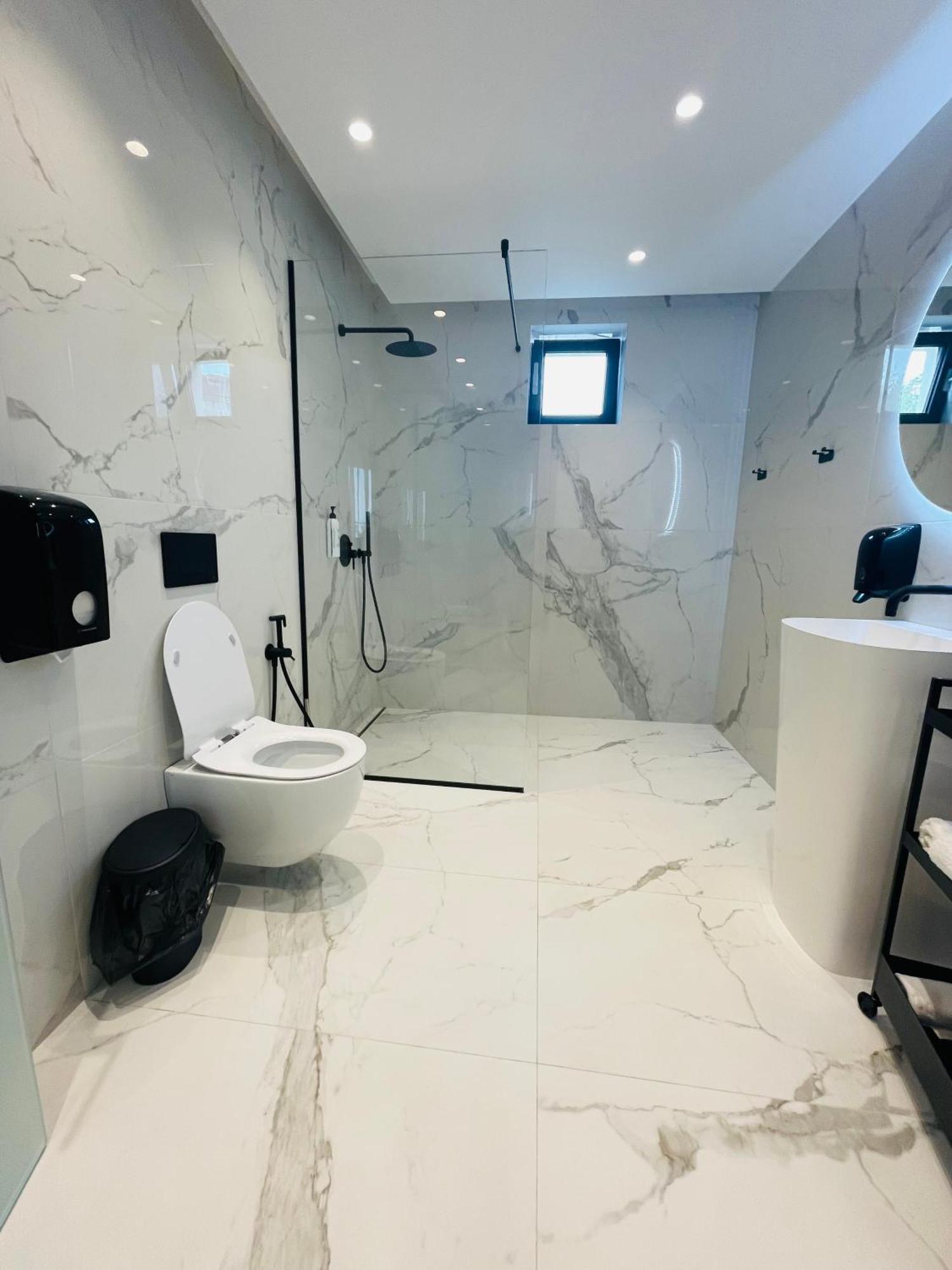 Lotus Luxury Rooms Varna Extérieur photo