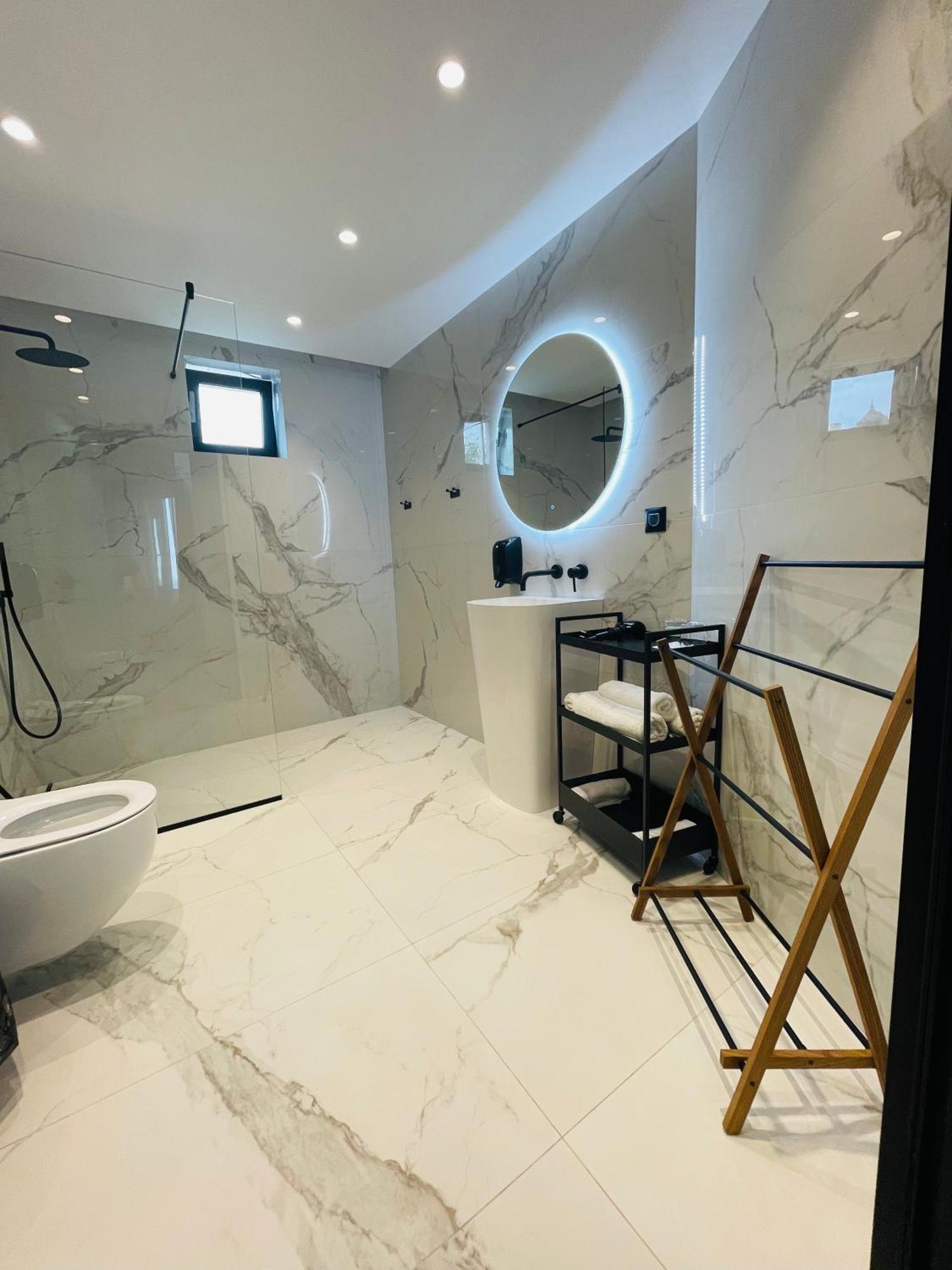 Lotus Luxury Rooms Varna Extérieur photo